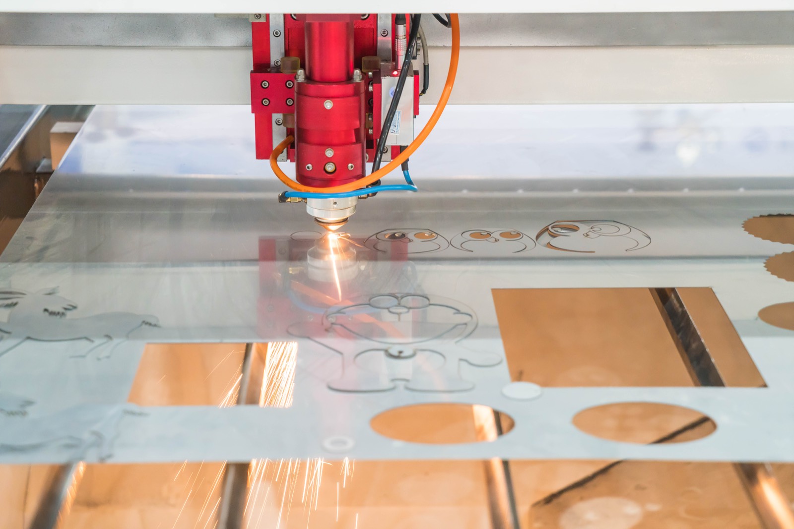 Vector Tracing for CNC and Laser Cutting: Closed Paths, Minimal Nodes & Smooth Cuts